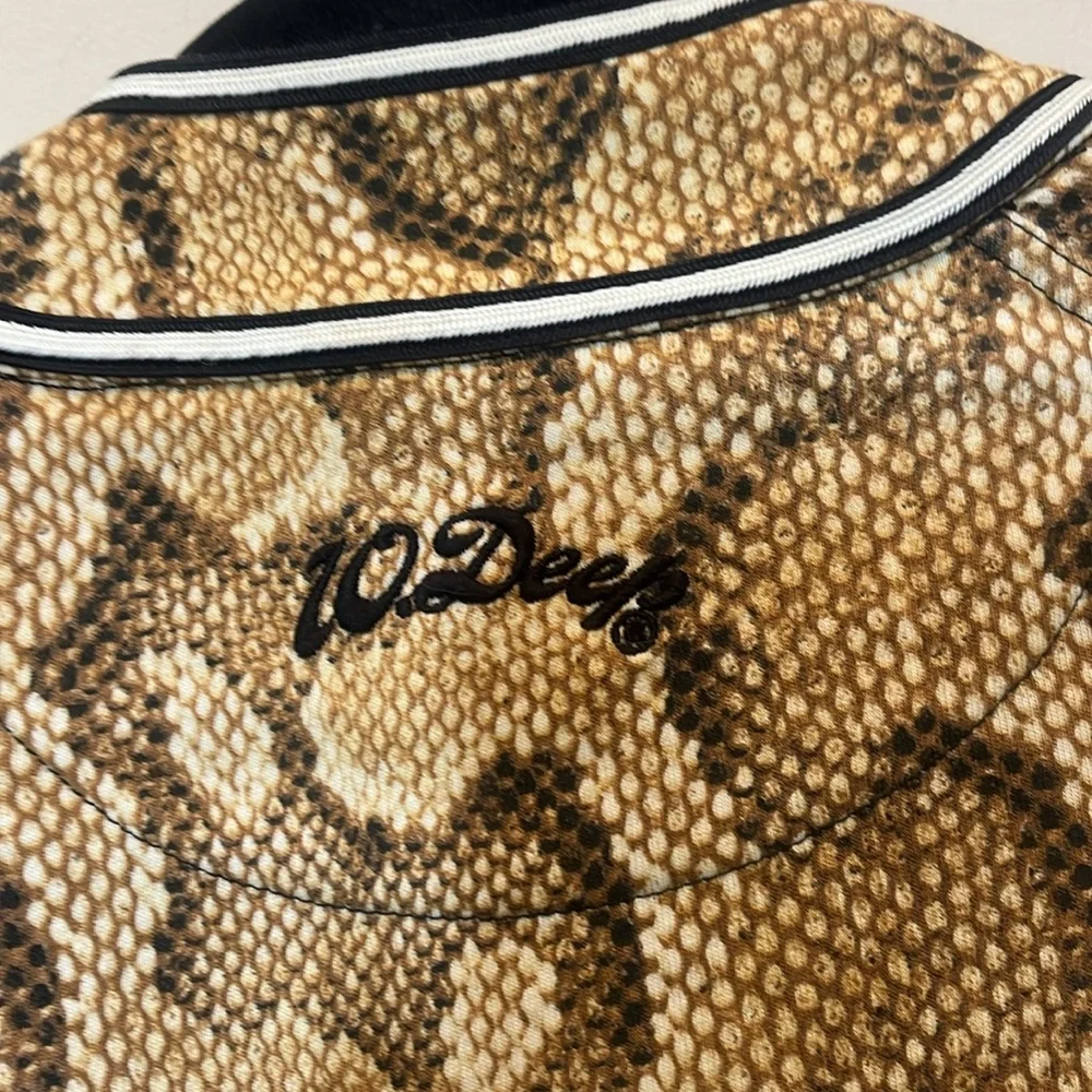 10.Deep Brown, Tan, Black & White Alligator Print Baseball Jersey Size Large - Picture 6 of 6